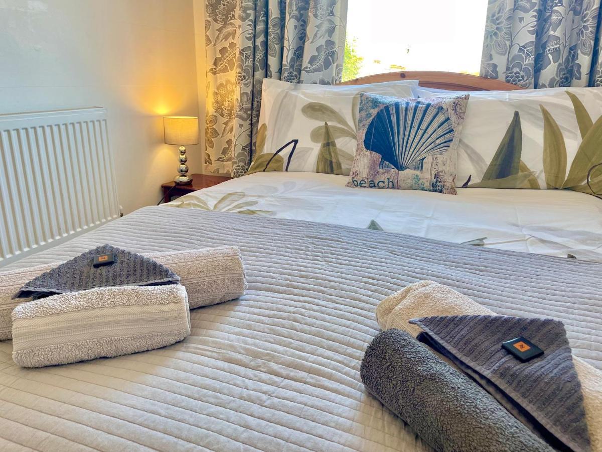 Entire Holiday Home In Blackpool With Free Parking And A Private Patio Garden Luaran gambar