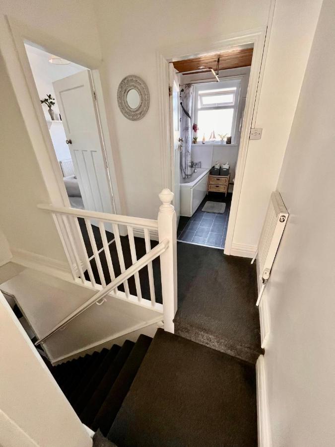 Entire Holiday Home In Blackpool With Free Parking And A Private Patio Garden Luaran gambar